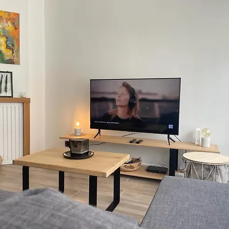 West-end Apartment *