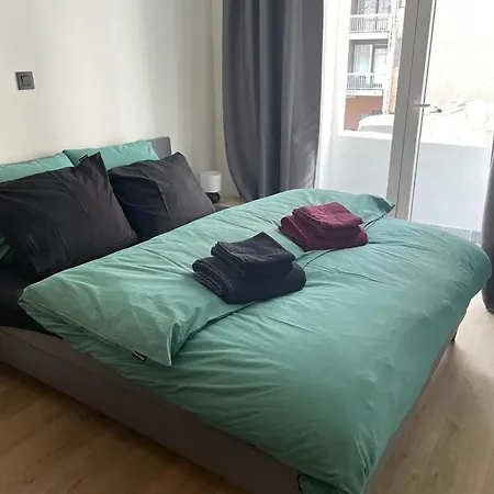 West-end Apartment